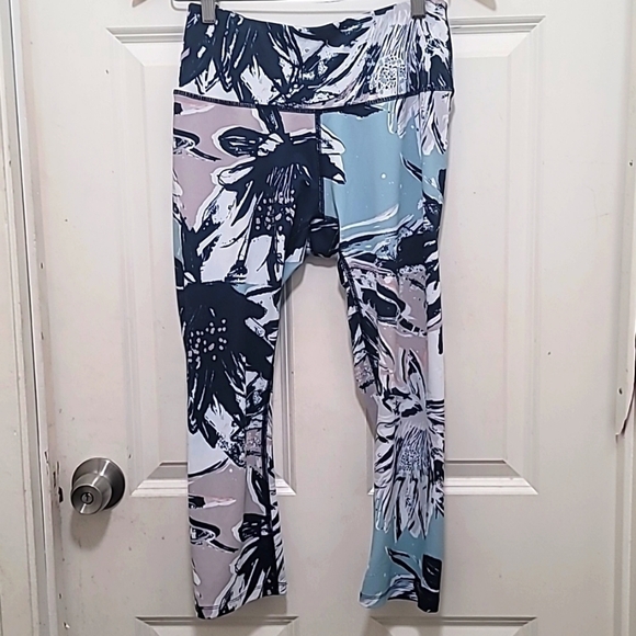APANA WOMEN'S ATHLETIC PASTEL FLORAL SOFT HIGH RISE LEGGINGS BLUE SIZE M - Picture 2 of 7